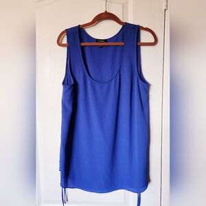 Sleeveless blue tunic blouse
